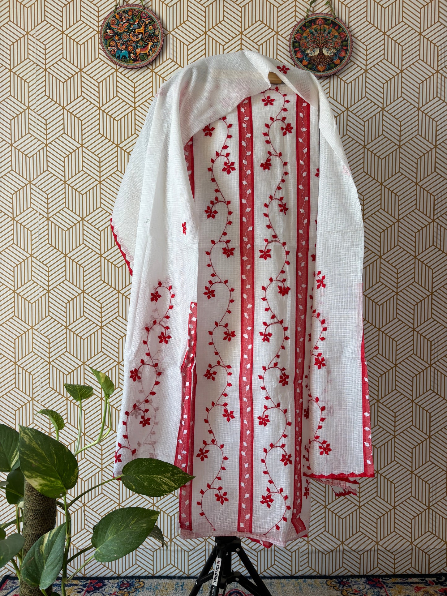 Aligarh's Tradional handcrfted Phoolpatti (applique)- White Base