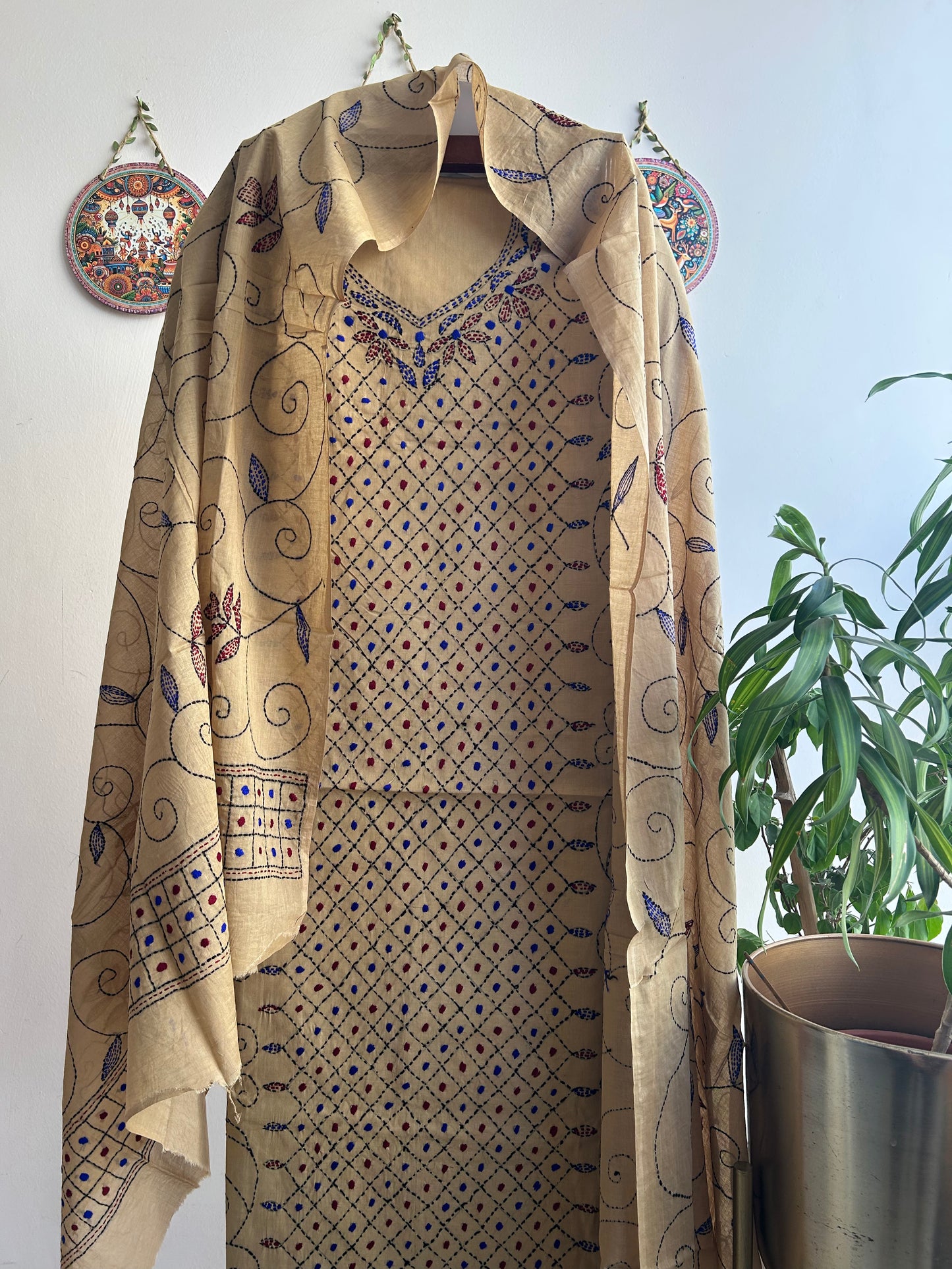 Bengal Handloom- Kanth Stich Geometrical Shape Pure Cotton Embroided Suit Set