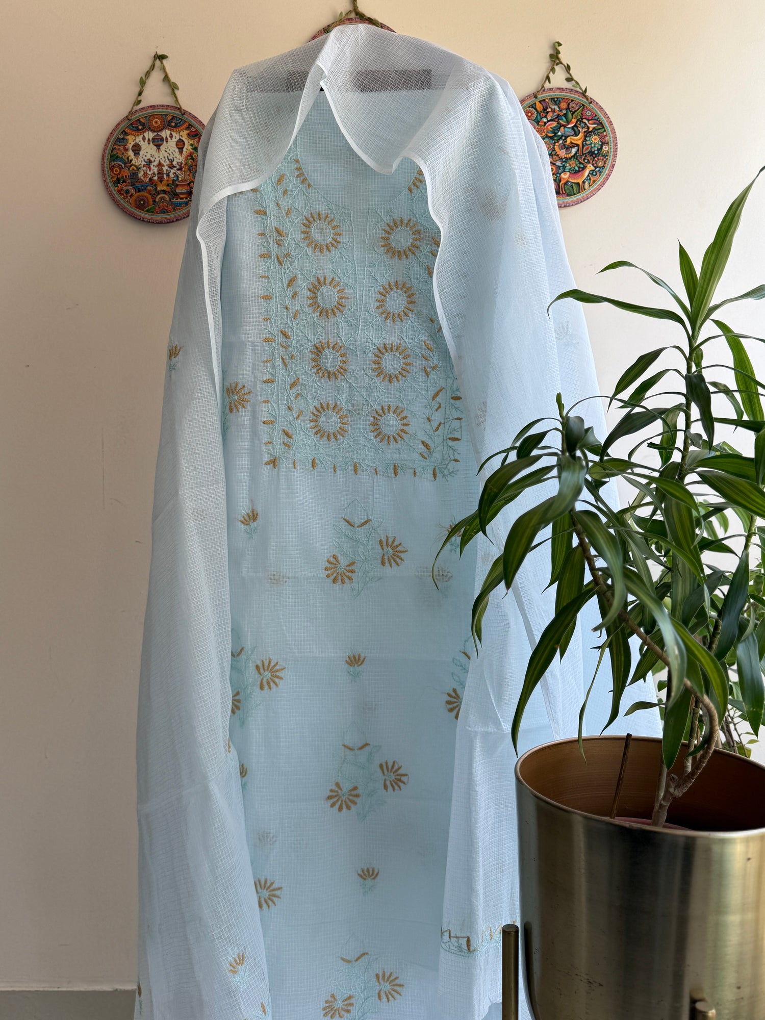 Lucknowi Chikankari Suit Set in Kota Doria, Georgette and Organza Fabric | Vastrasarbyritu