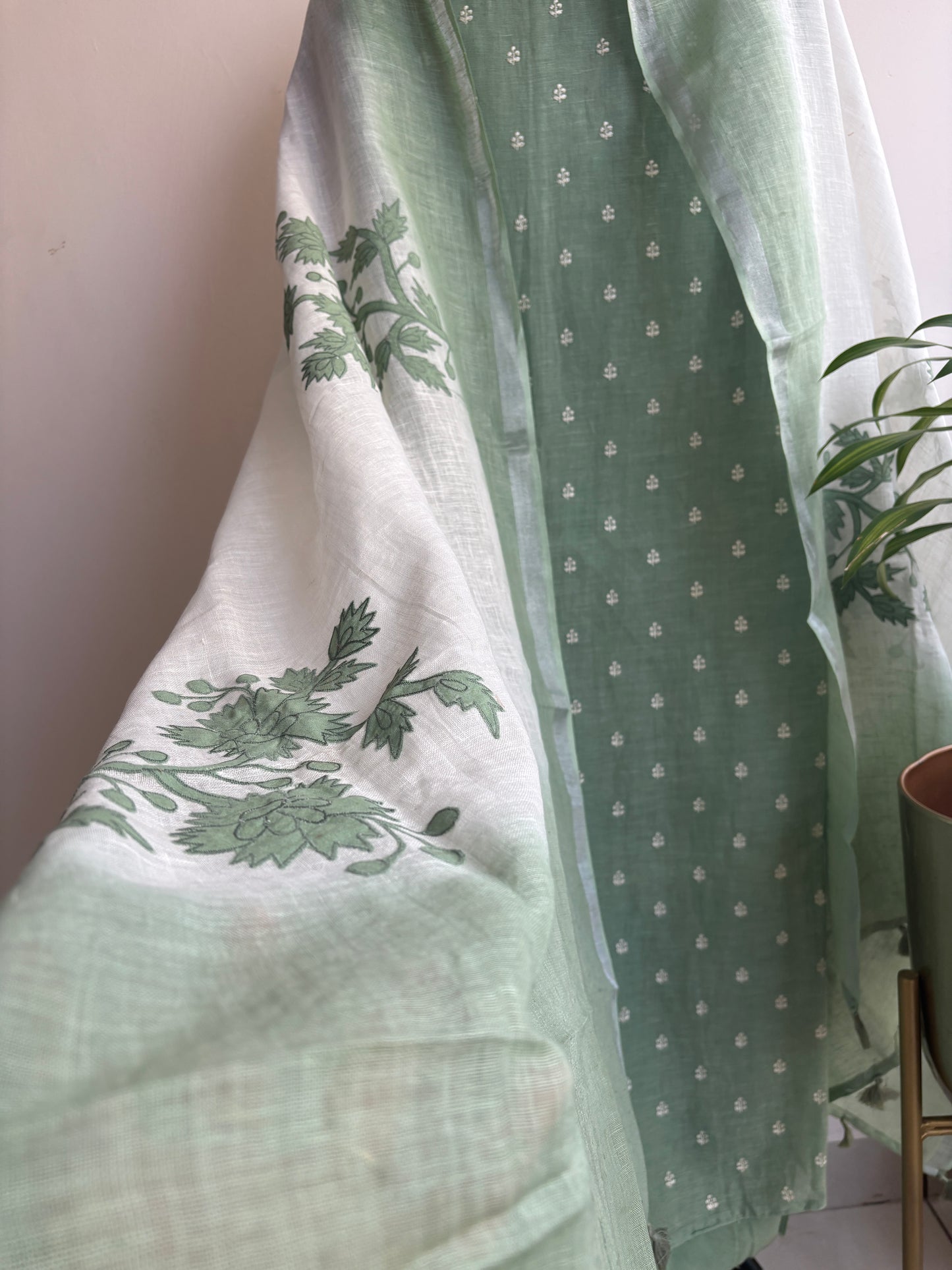 Pure Linen Hand-Embroidered Suit – Where Comfort Meets Luxury