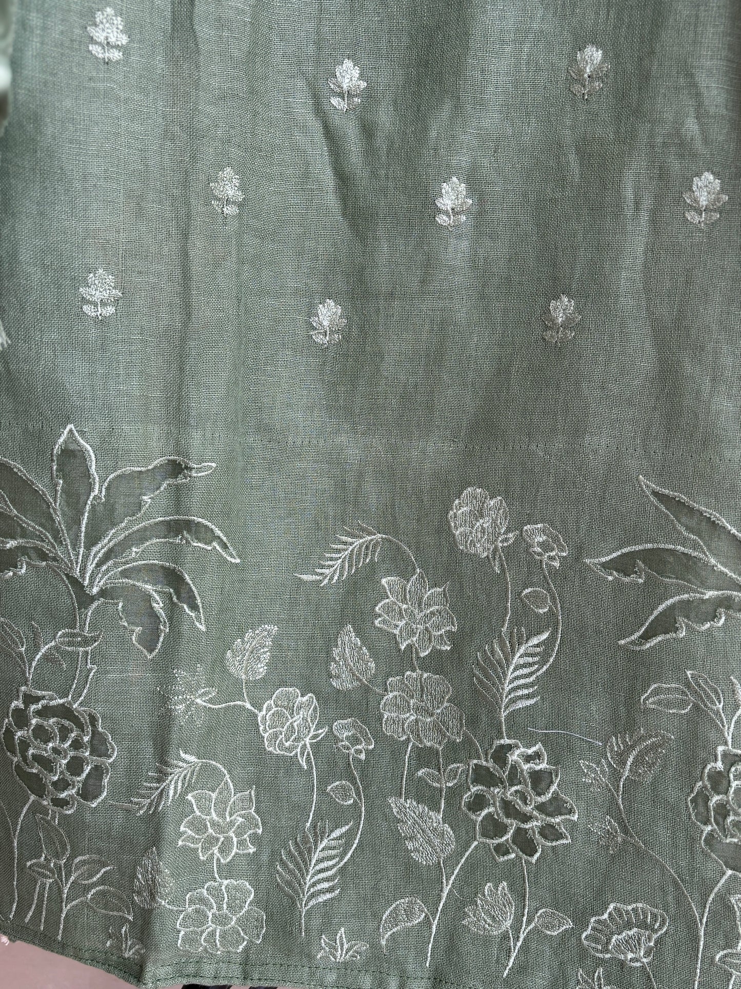 Pure Linen Hand-Embroidered Suit – Where Comfort Meets Luxury