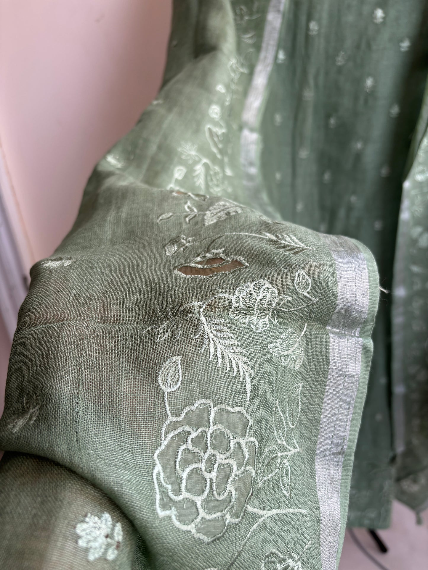 Pure Linen Hand-Embroidered Suit – Where Comfort Meets Luxury