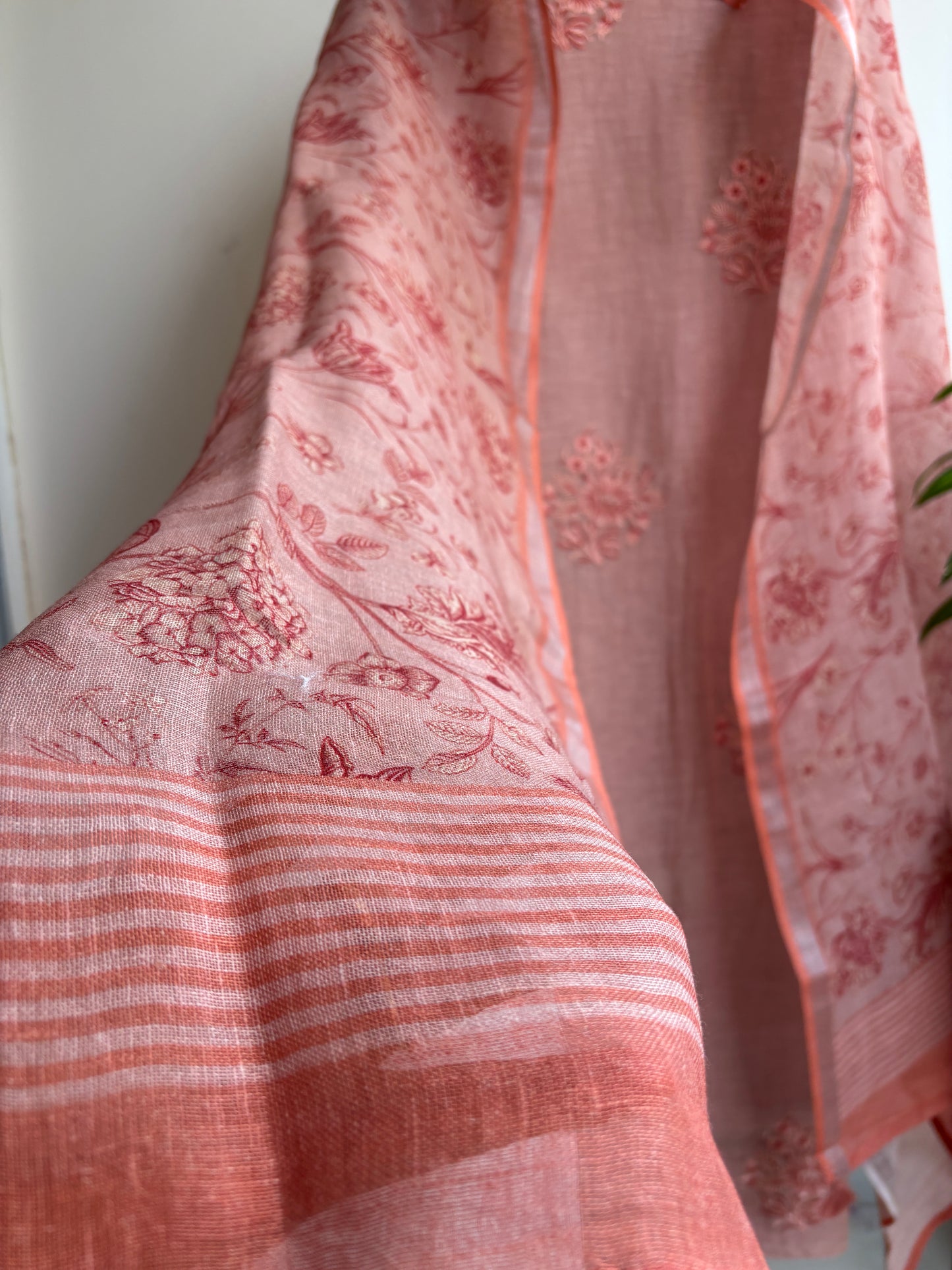 Pure Linen Hand-Embroidered Suit – Where Comfort Meets Luxury