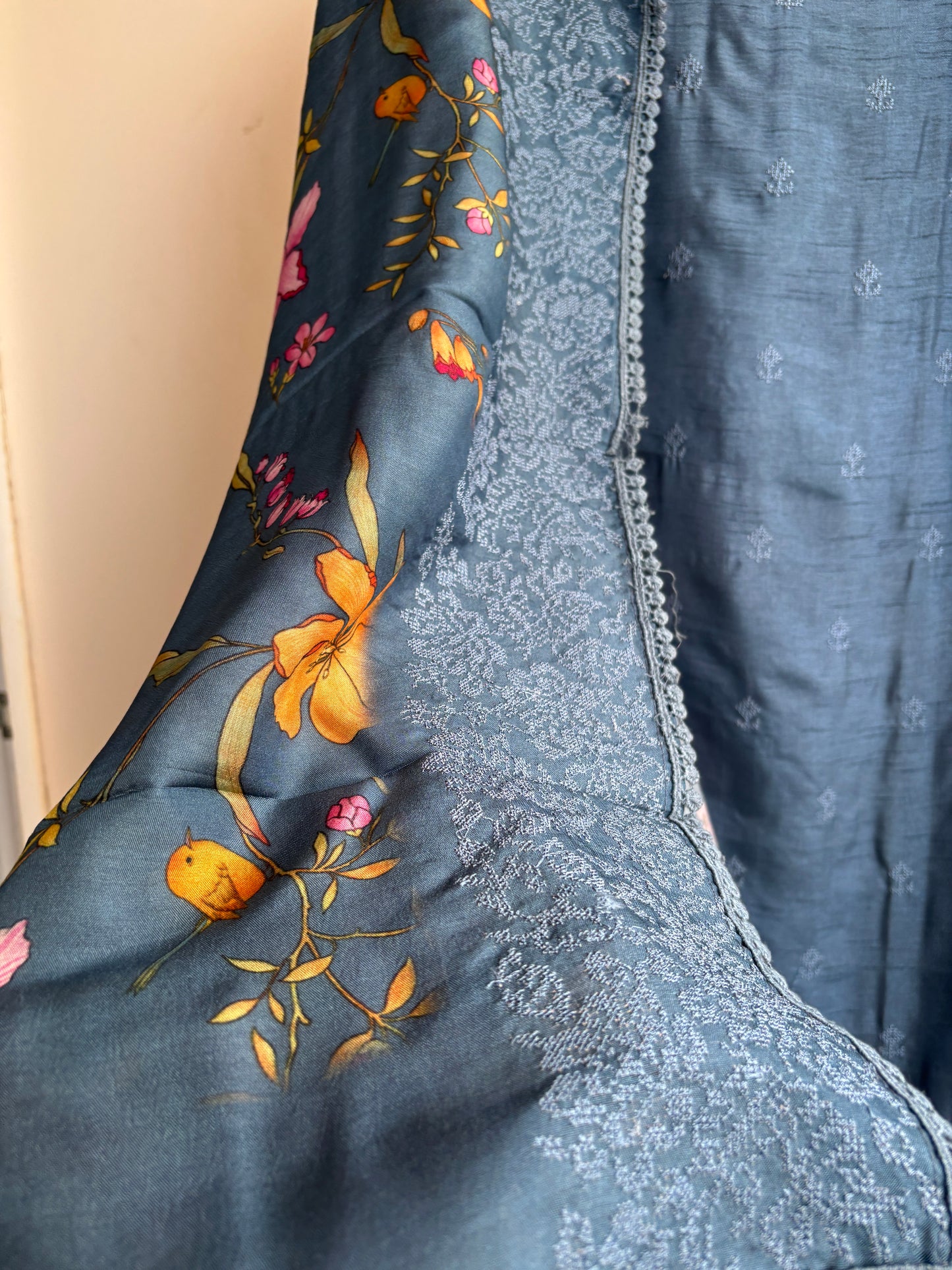 Pure Linen Hand-Embroidered Suit – Where Comfort Meets Luxury