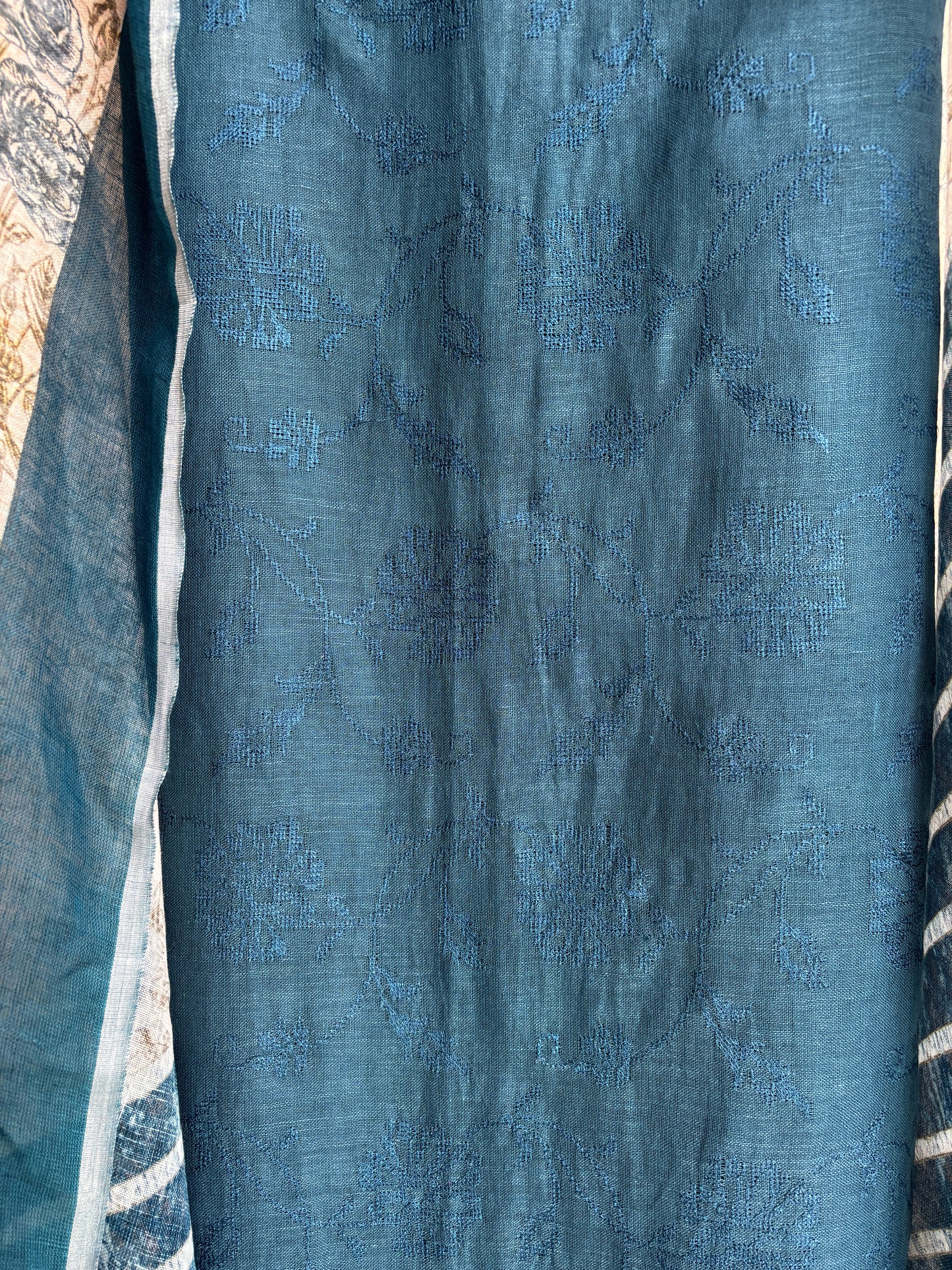 Pure Linen Hand-Embroidered Suit – Where Comfort Meets Luxury