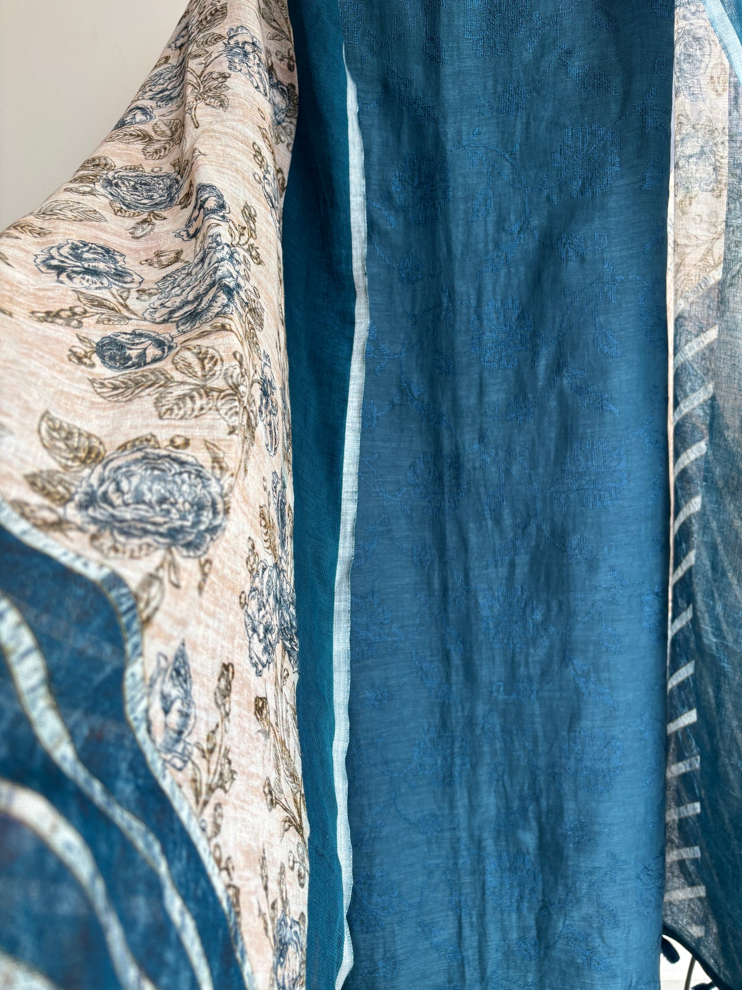 Pure Linen Hand-Embroidered Suit – Where Comfort Meets Luxury