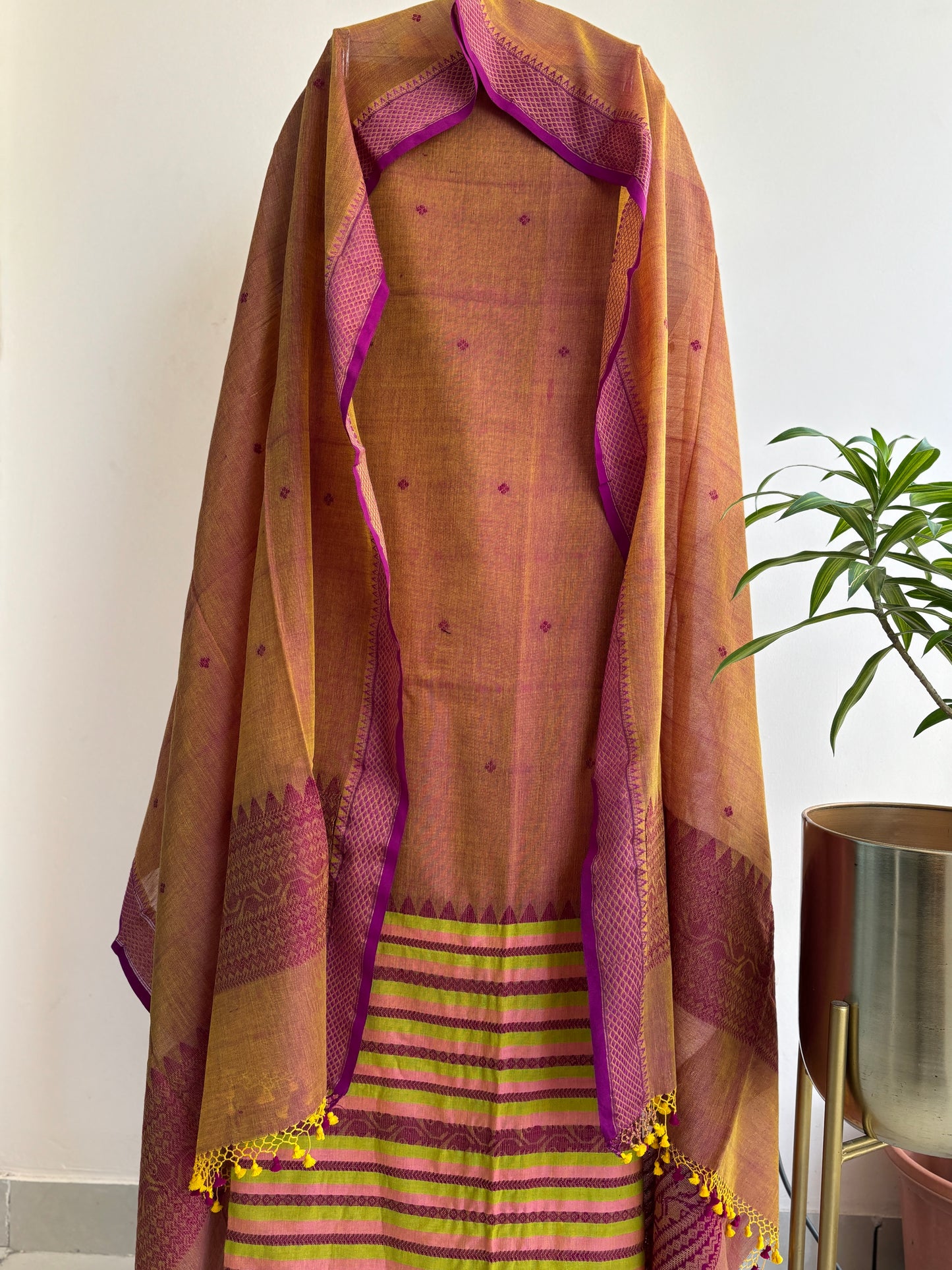 Elegant Jamdani Cotton Ensemble – A Timeless Heirloom