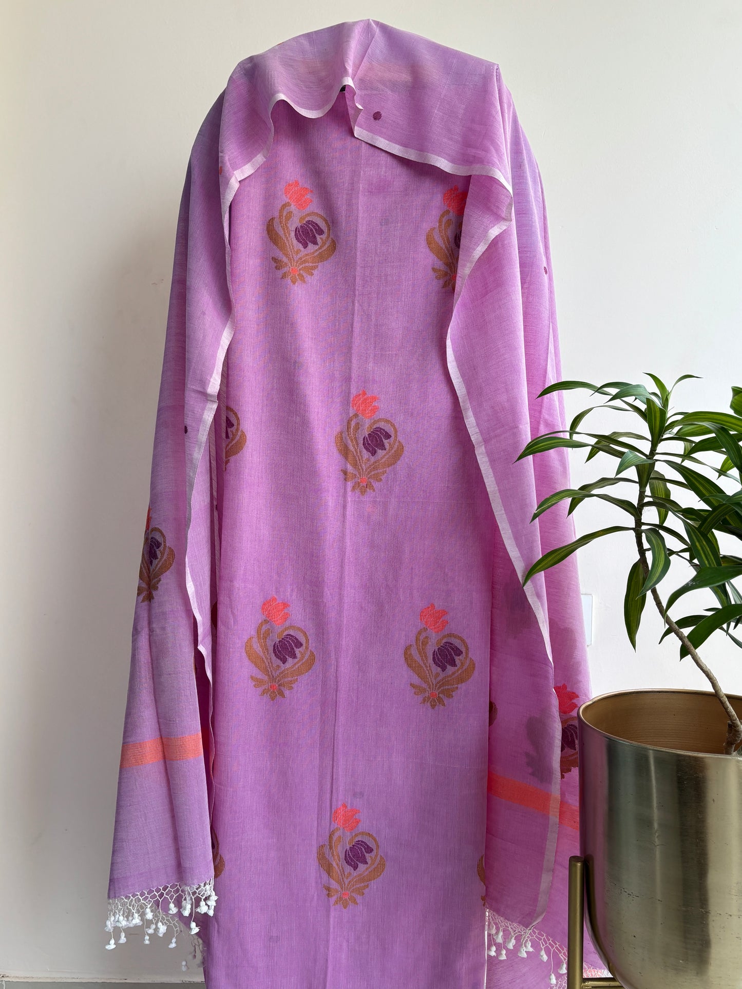 Elegant Jamdani Cotton Ensemble – A Timeless Heirloom