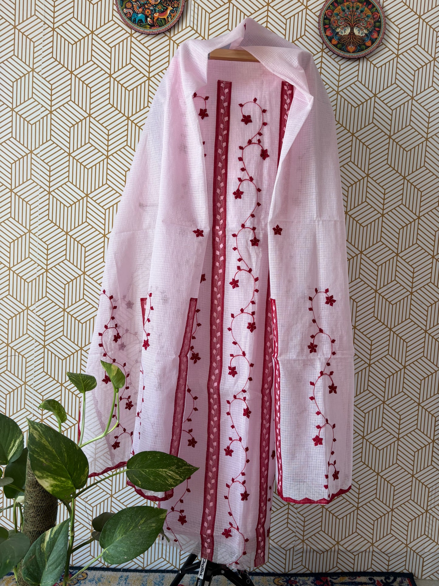 Aligarh's Tradional handcrfted Phoolpatti (applique)- Baby Pink Base
