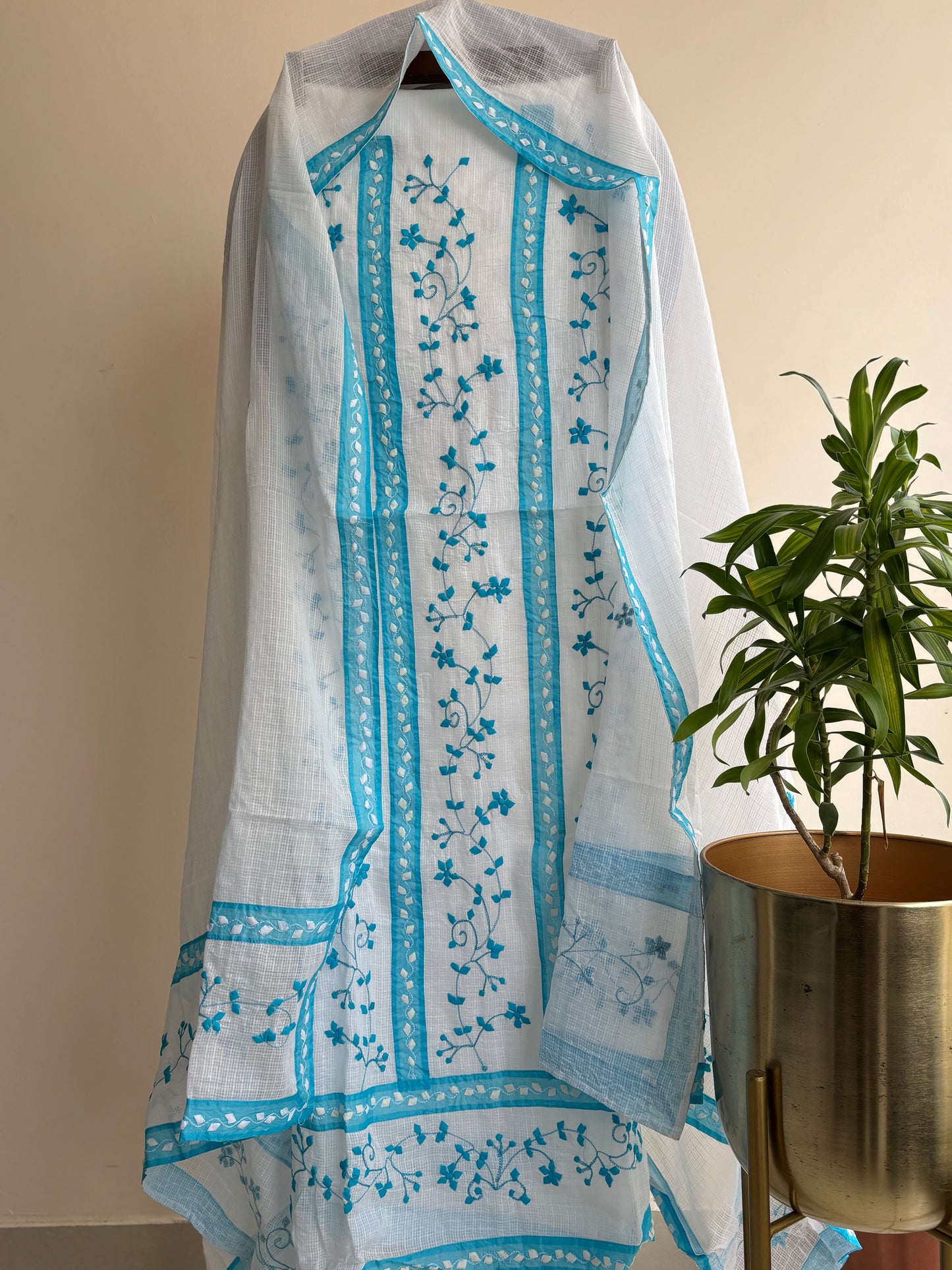 Aligarh's Tradional handcrfted Phoolpatti (applique)- White Base