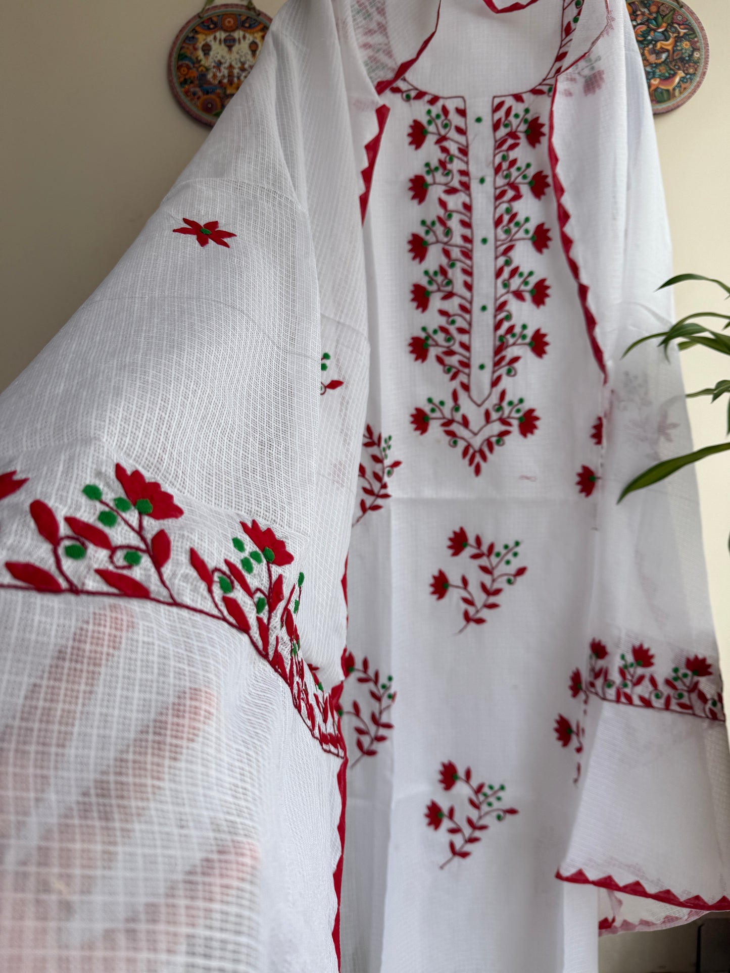 Aligarh's Tradional handcrfted Phoolpatti (applique)- Multicolor Phool Patti with White Base