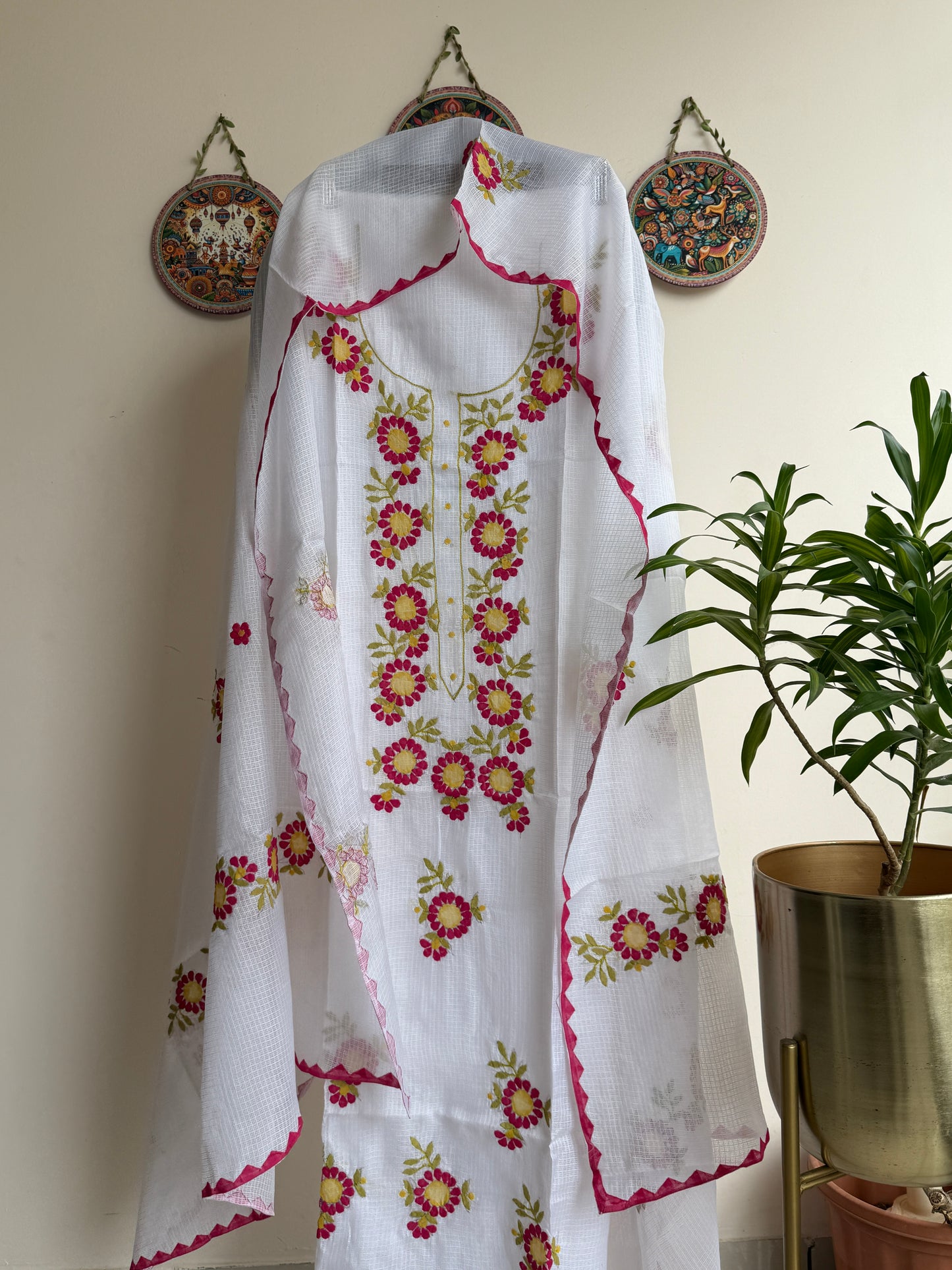 Aligarh's Tradional handcrfted Phoolpatti (applique)- Multicolor Phool Patti with White Base