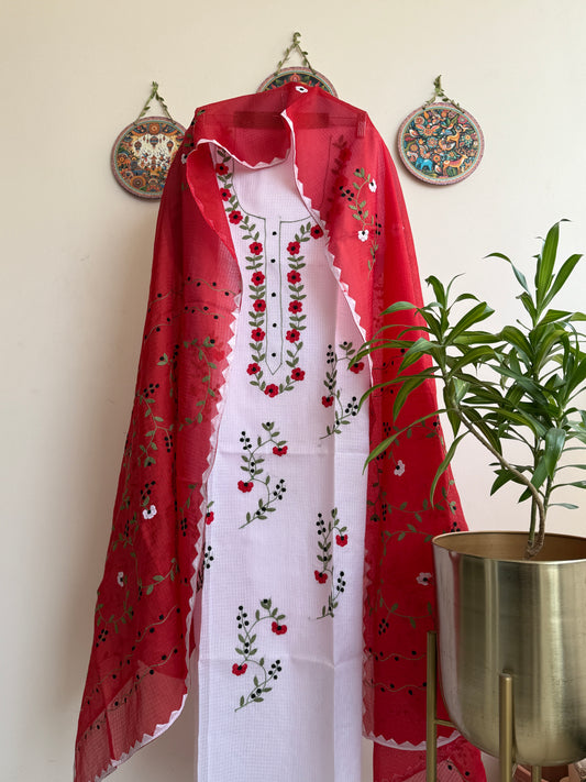 Aligarh's Tradional handcrfted Phoolpatti (applique)- With Contrast Dupatta