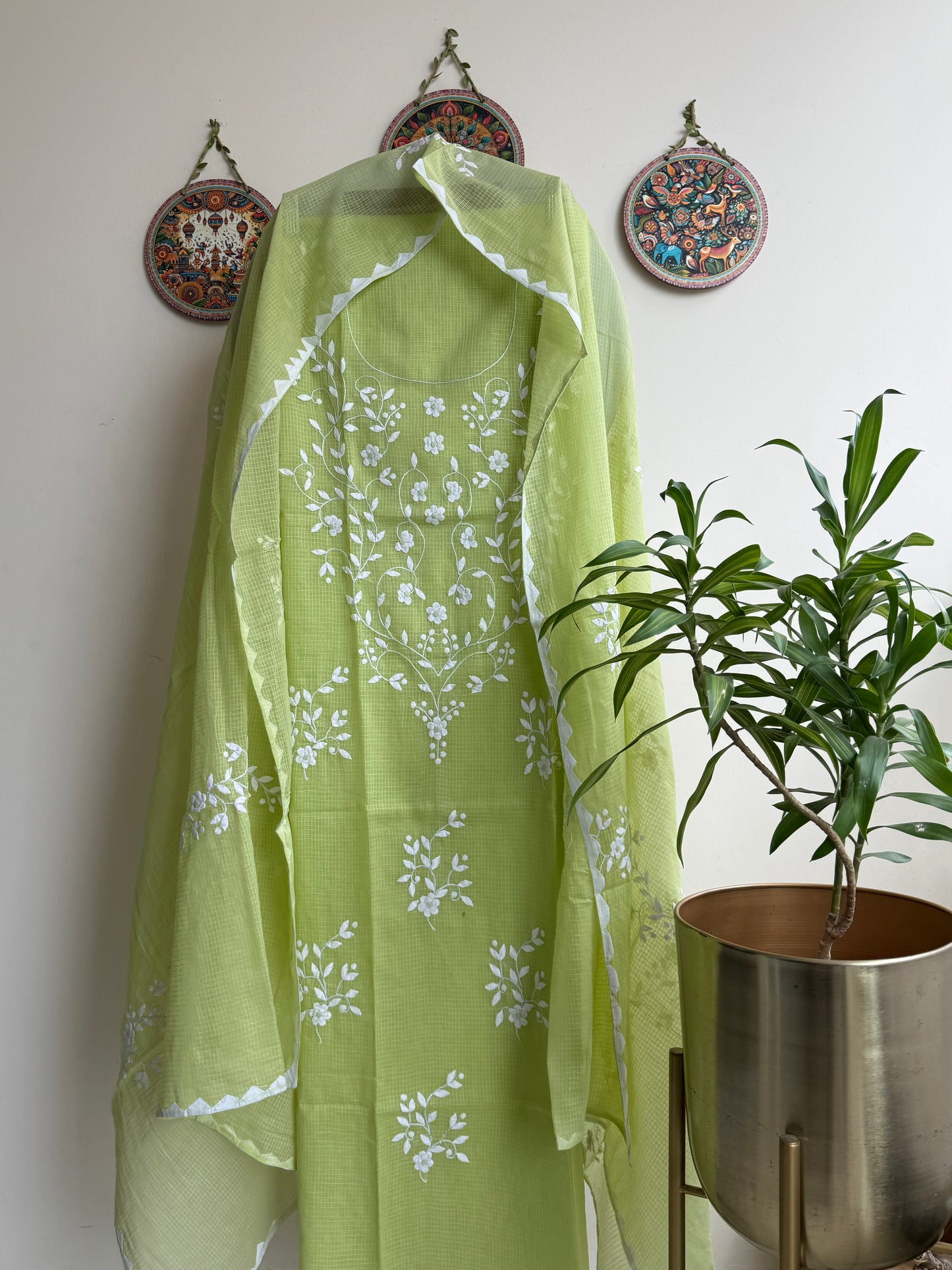 Aligarh's Tradional handcrfted Phoolpatti (applique)- Multicolor Base with White Phoolpatti