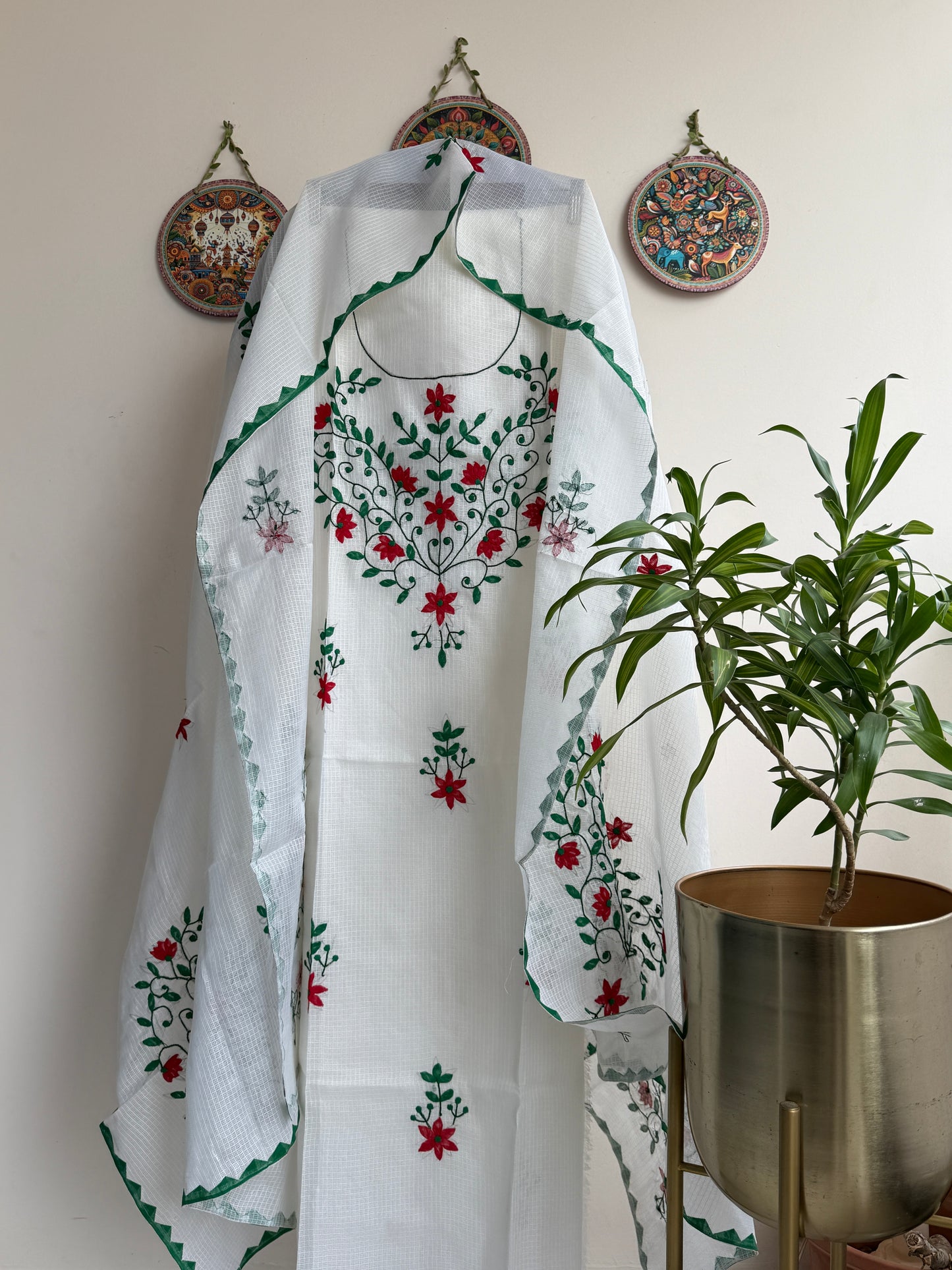 Aligarh's Tradional handcrfted Phoolpatti (applique)- Multicolor Phool Patti with White Base