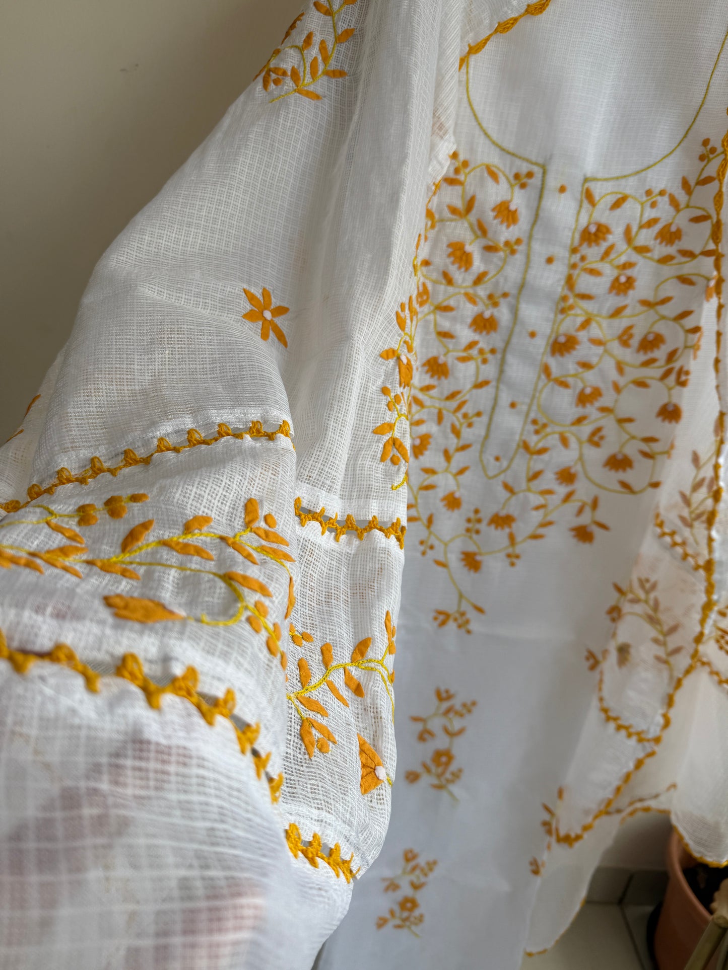 Aligarh's Tradional handcrfted Phoolpatti (applique)- Multicolor Phool Patti with White Base