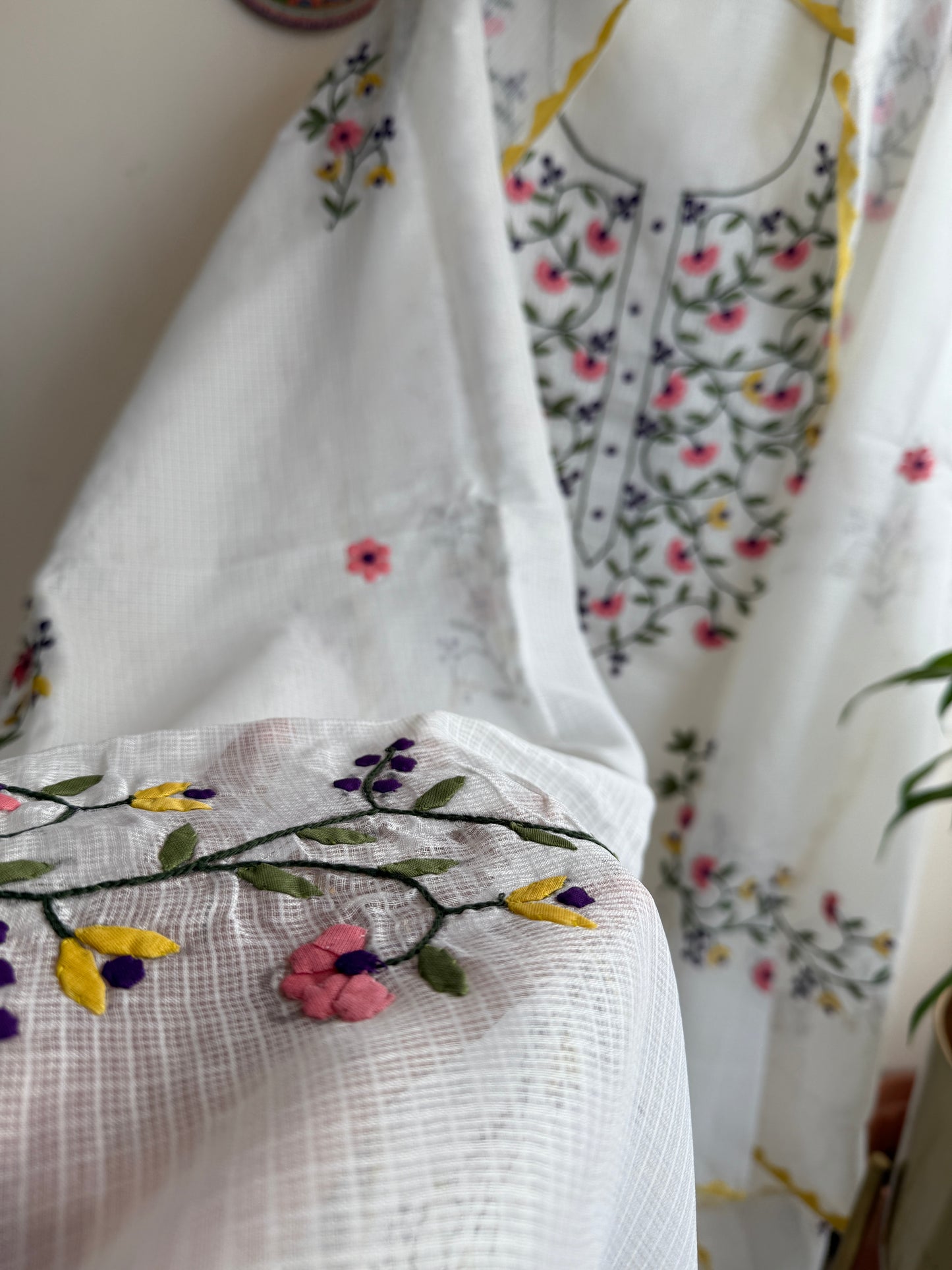 Aligarh's Tradional handcrfted Phoolpatti (applique)- Multicolor Phool Patti with White Base