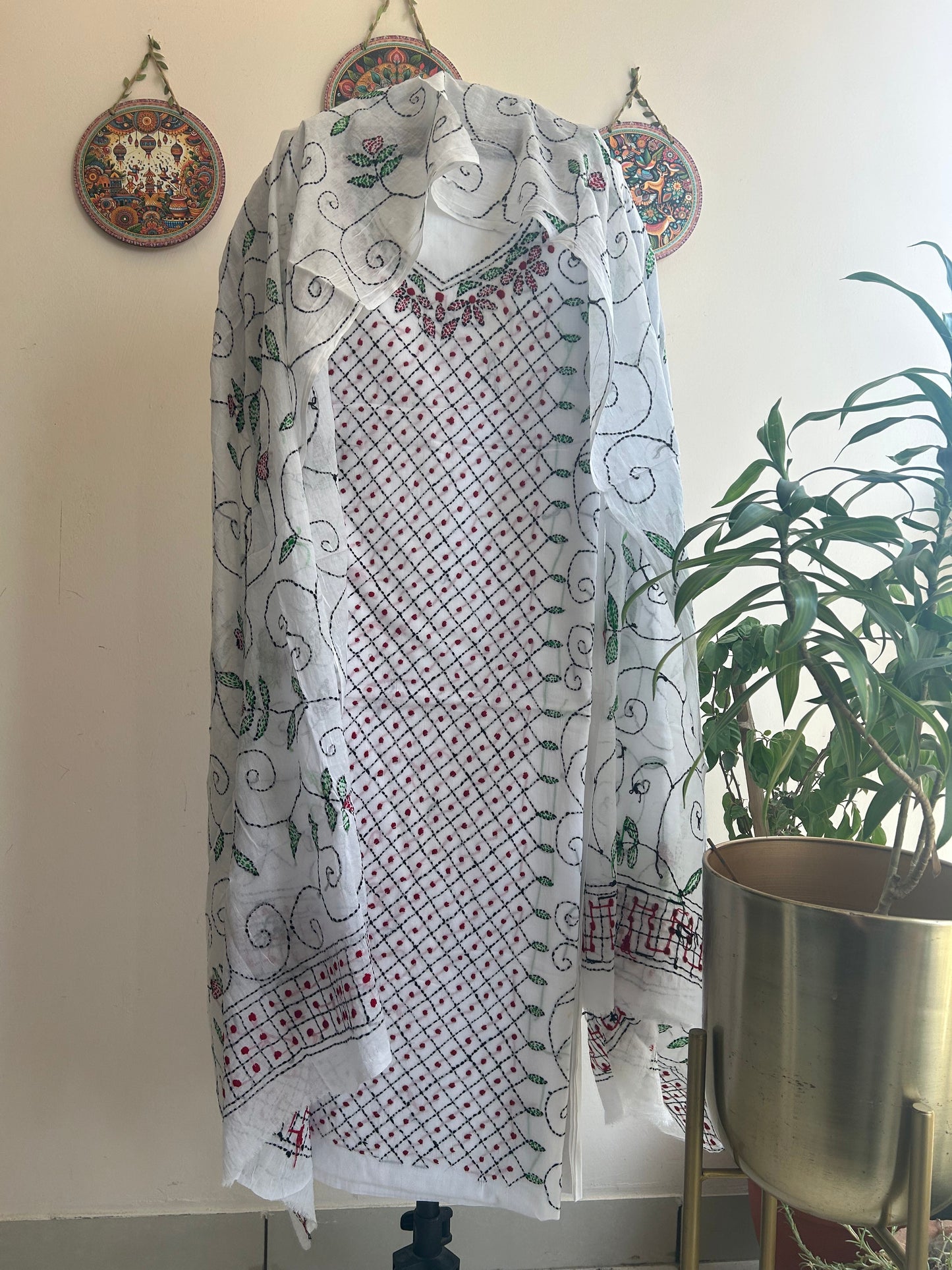 Bengal Handloom- Kanth Stich Geometrical Shape Pure Cotton Embroided Suit Set