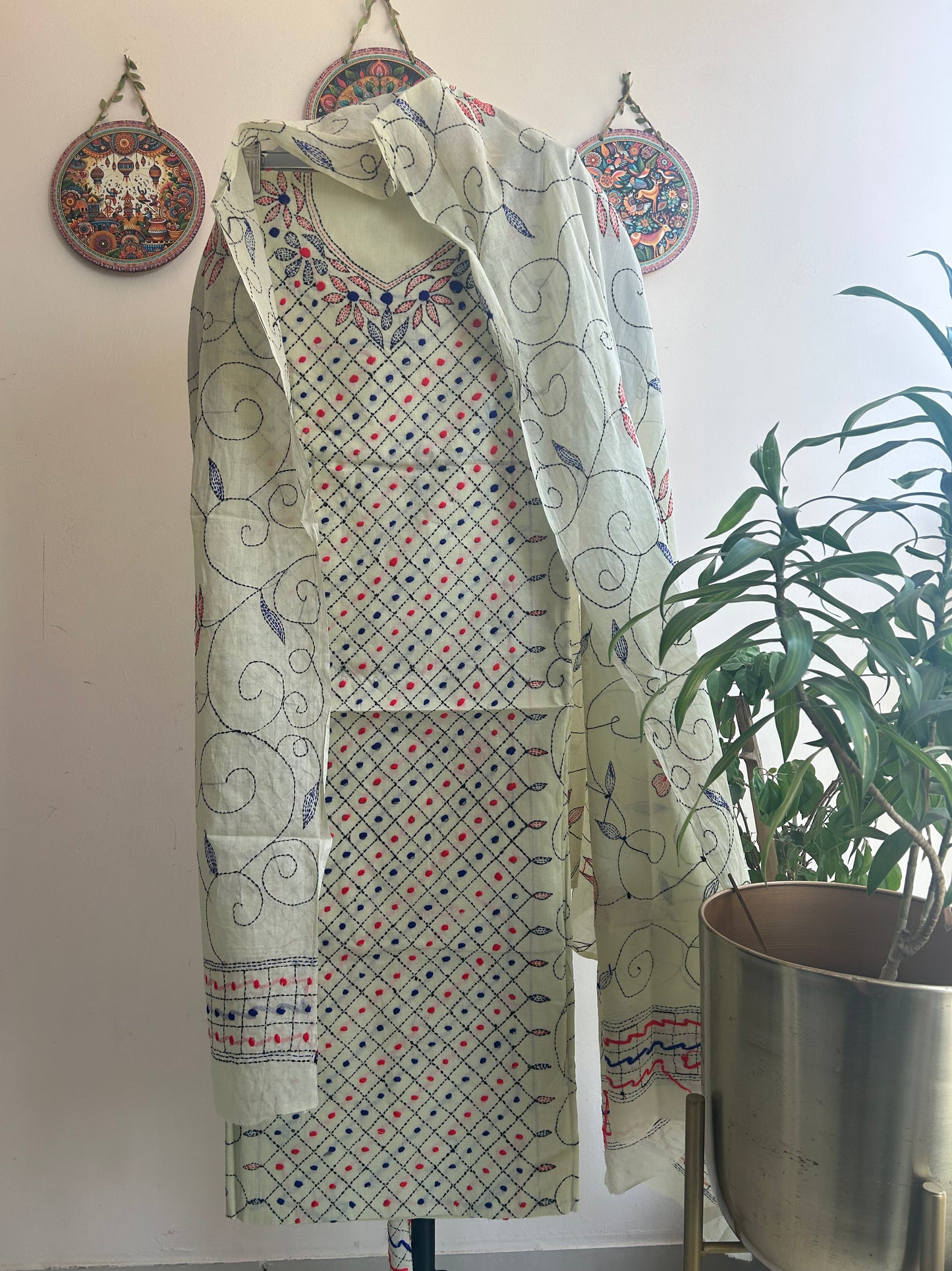 Bengal Handloom- Kanth Stich Geometrical Shape Pure Cotton Embroided Suit Set