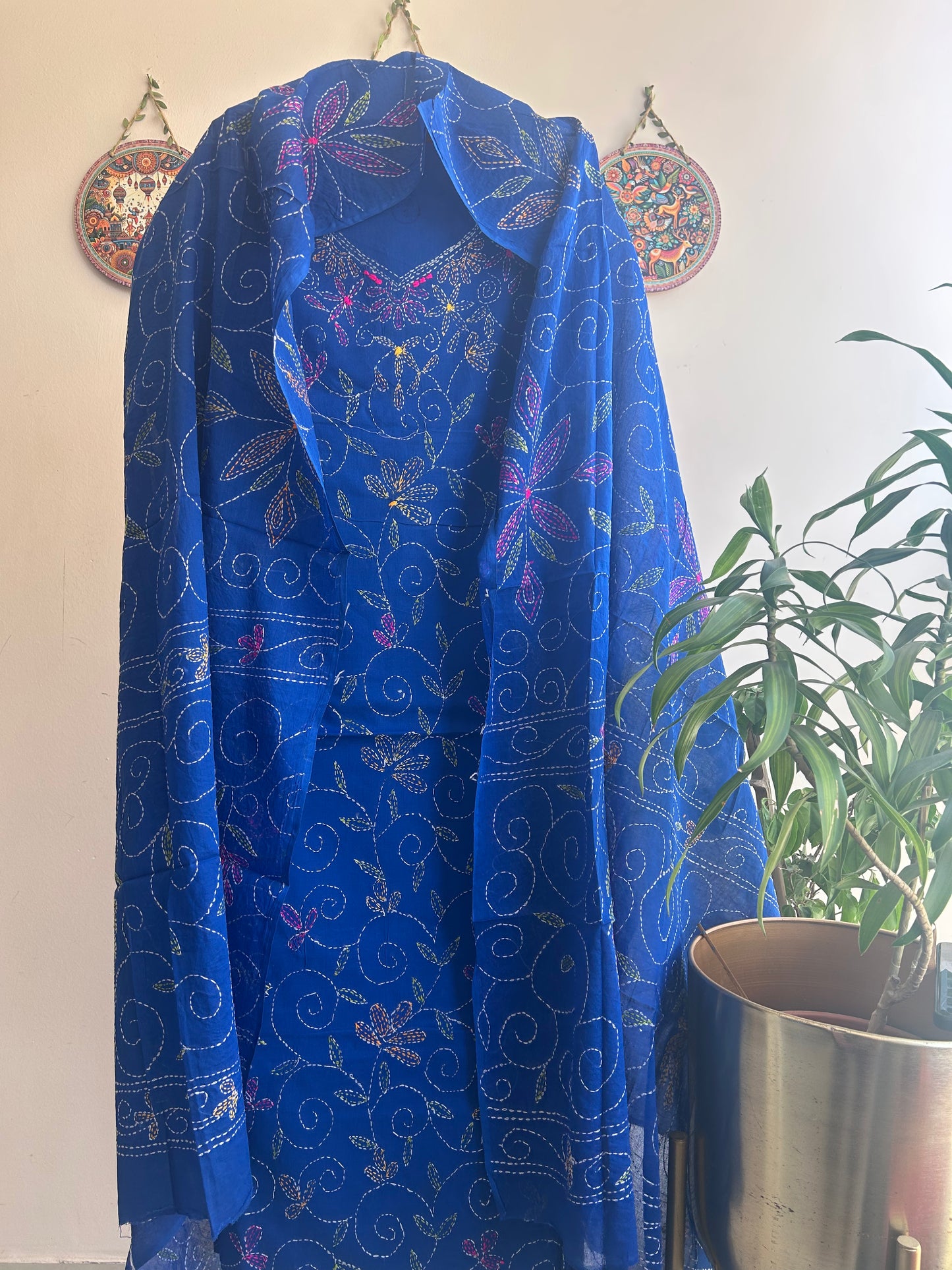 Bengal Handloom- Kanth Stich Geometrical Shape Pure Cotton Embroided Suit Set