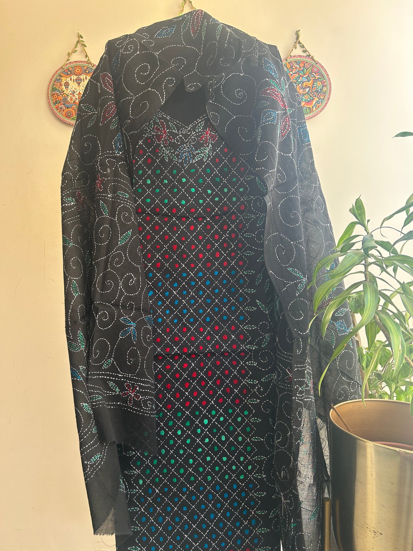 Bengal Handloom- Kanth Stich Geometrical Shape Pure Cotton Embroided Suit Set