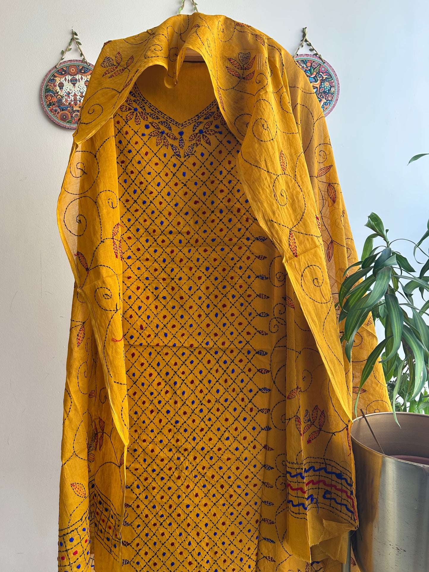 Bengal Handloom- Kanth Stich Geometrical Shape Pure Cotton Embroided Suit Set