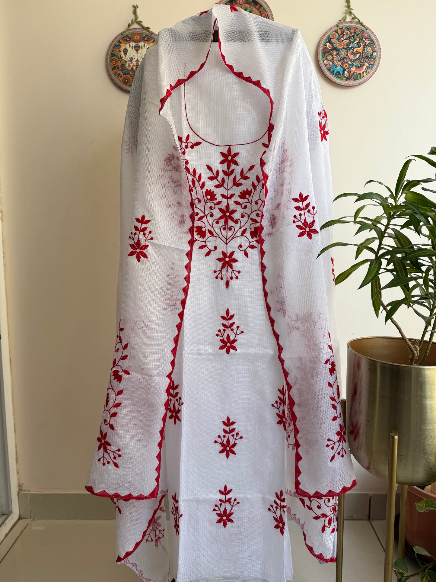 Aligarh's Tradional handcrfted Phoolpatti (applique)- Multicolor Phool Patti with White Base