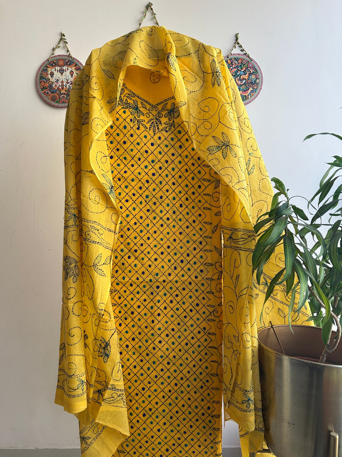 Bengal Handloom- Kanth Stich Geometrical Shape Pure Cotton Embroided Suit Set