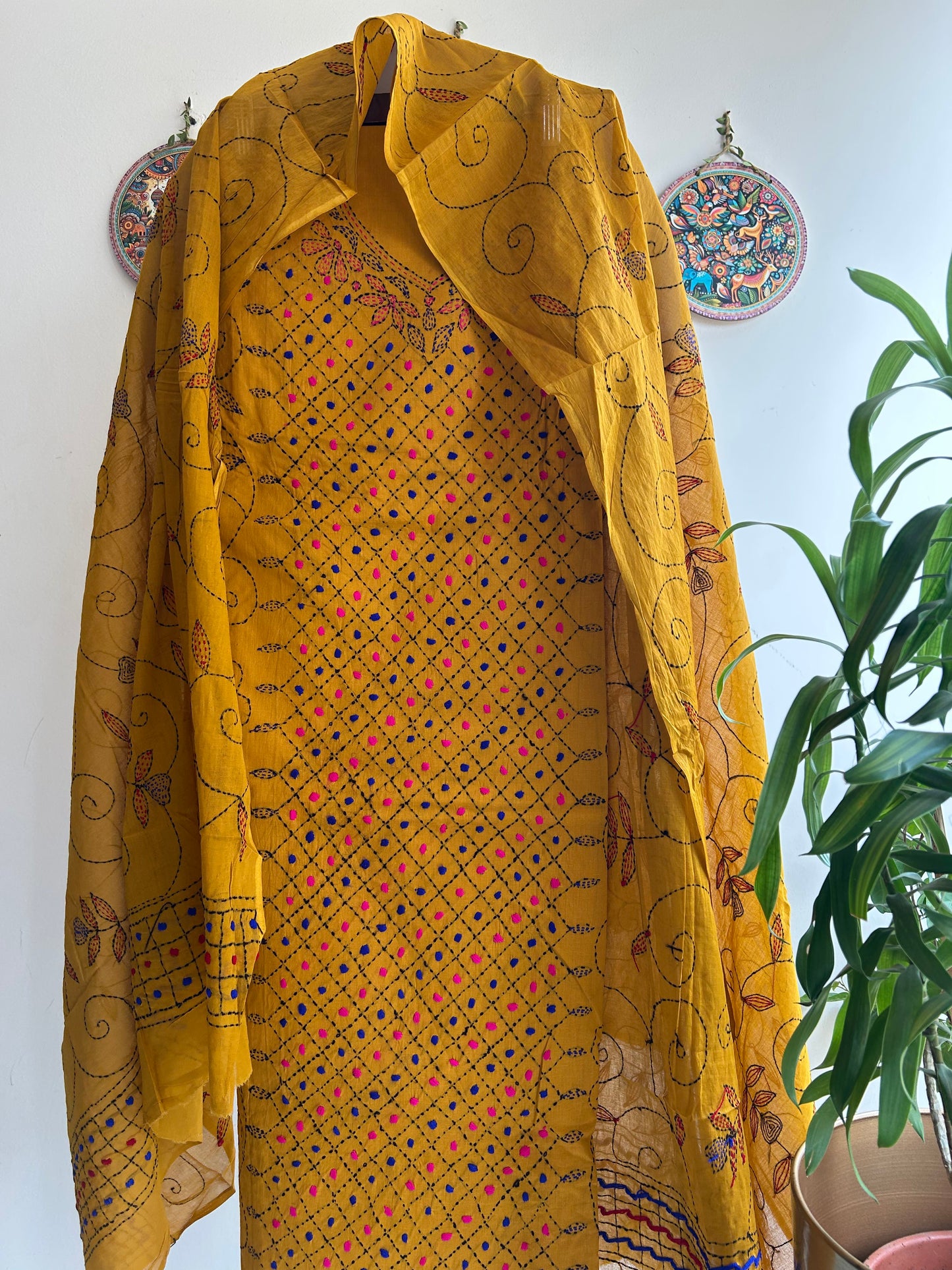 Bengal Handloom- Kanth Stich Geometrical Shape Pure Cotton Embroided Suit Set