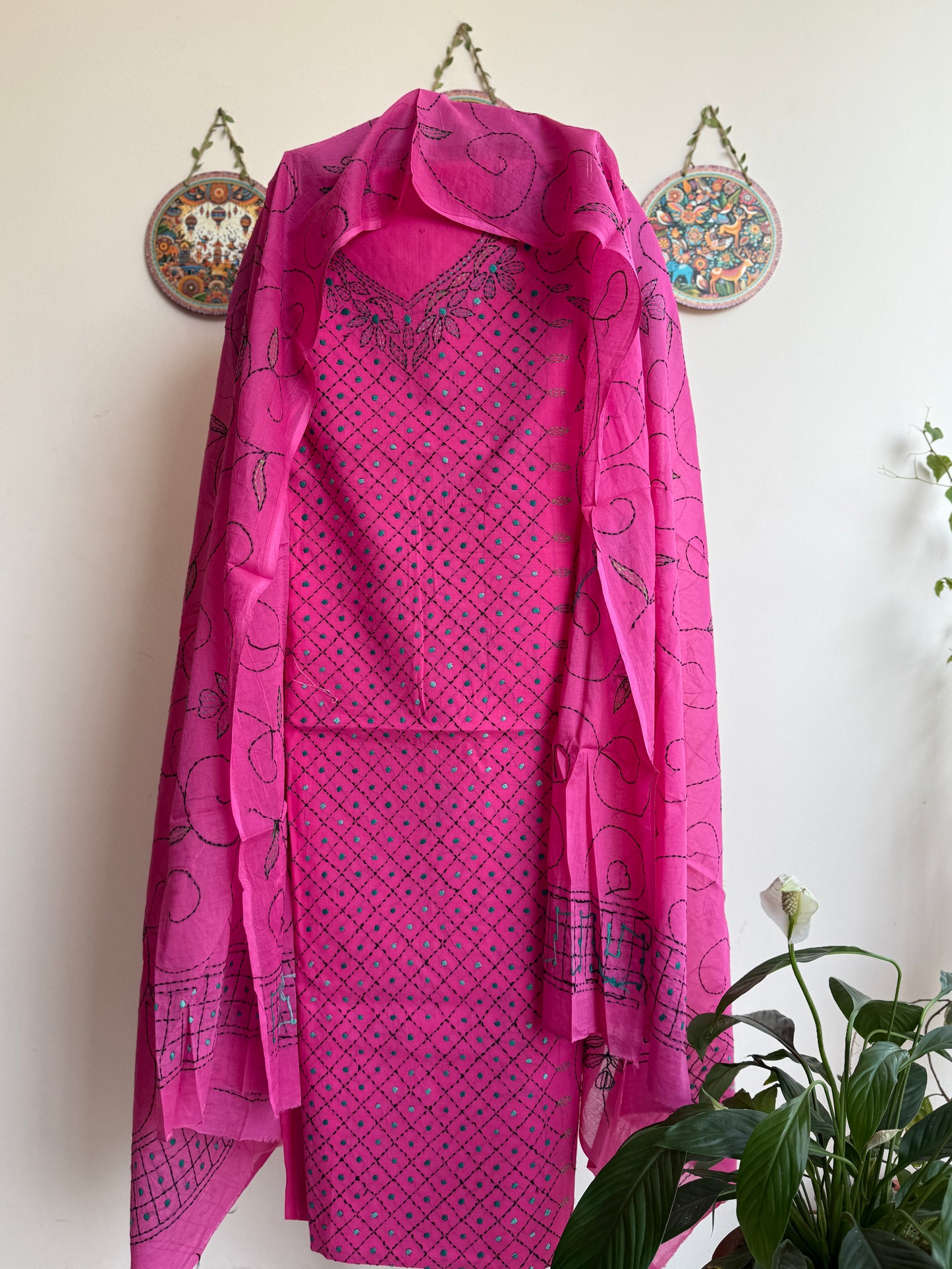 Bengal Handloom- Kanth Stich Geometrical Shape Pure Cotton Embroided Suit Set