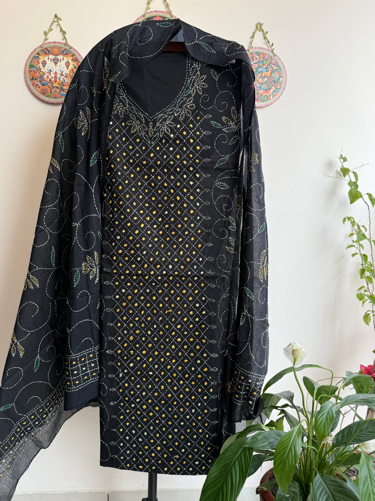 Bengal Handloom- Kanth Stich Geometrical Shape Pure Cotton Embroided Suit Set