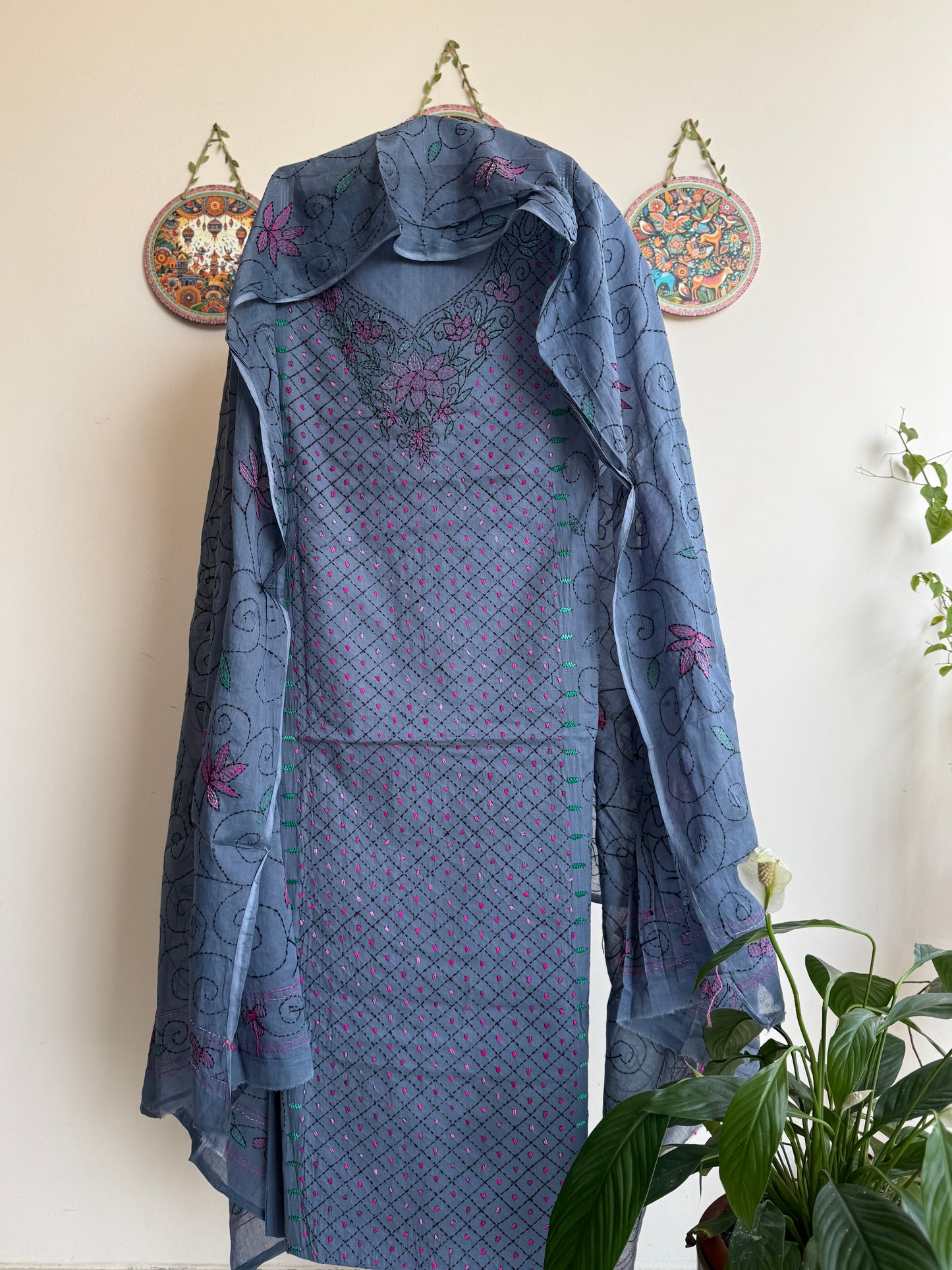 Bengal Handloom- Kanth Stich Geometrical Shape Pure Cotton Embroided Suit Set