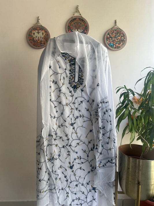 Bengal Handloom – Phulkari Concept with Kantha Stitch, Knot Work and Parsi Work