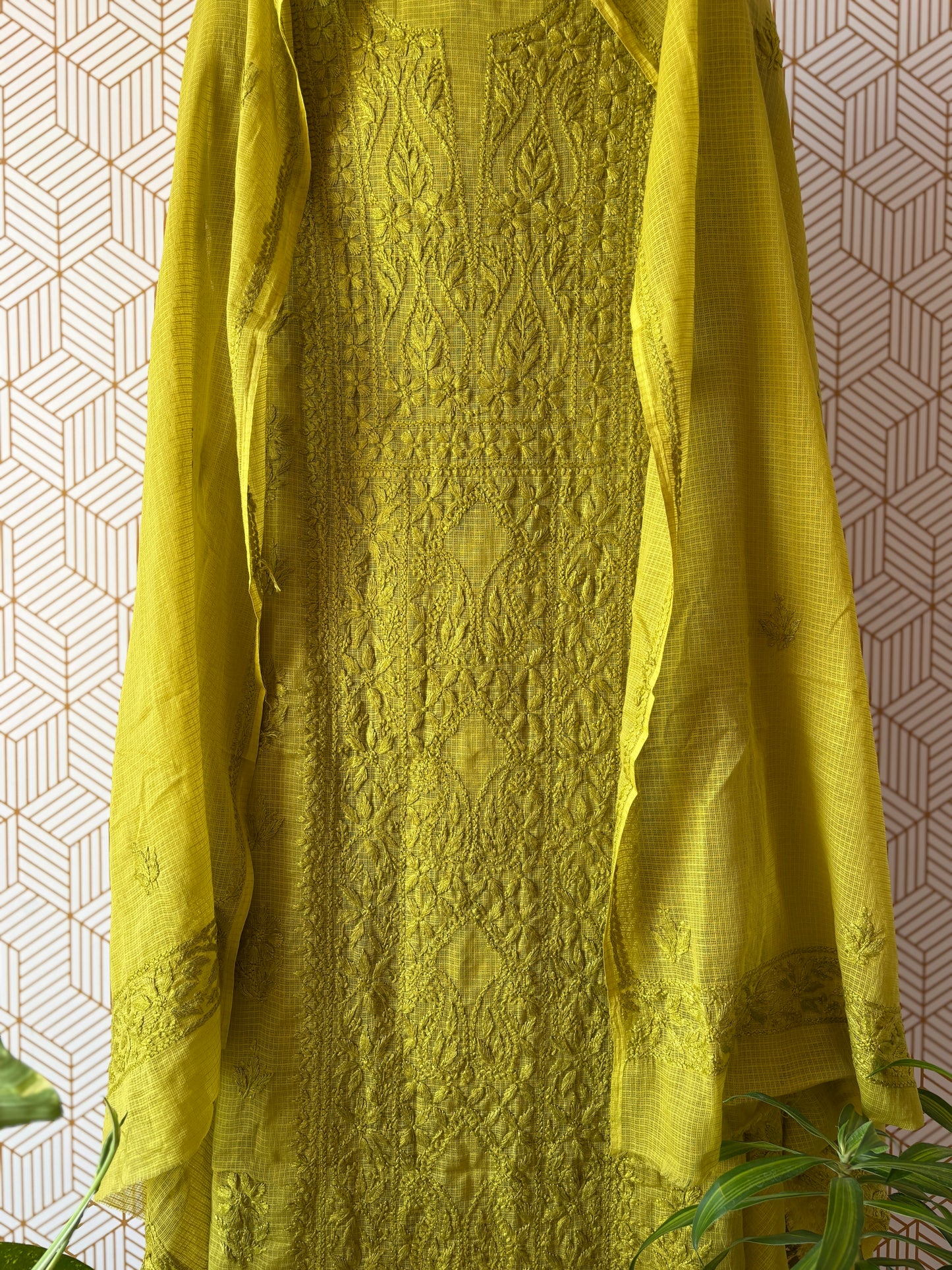 Lucknowi Chikankari thread work in Kota Doria