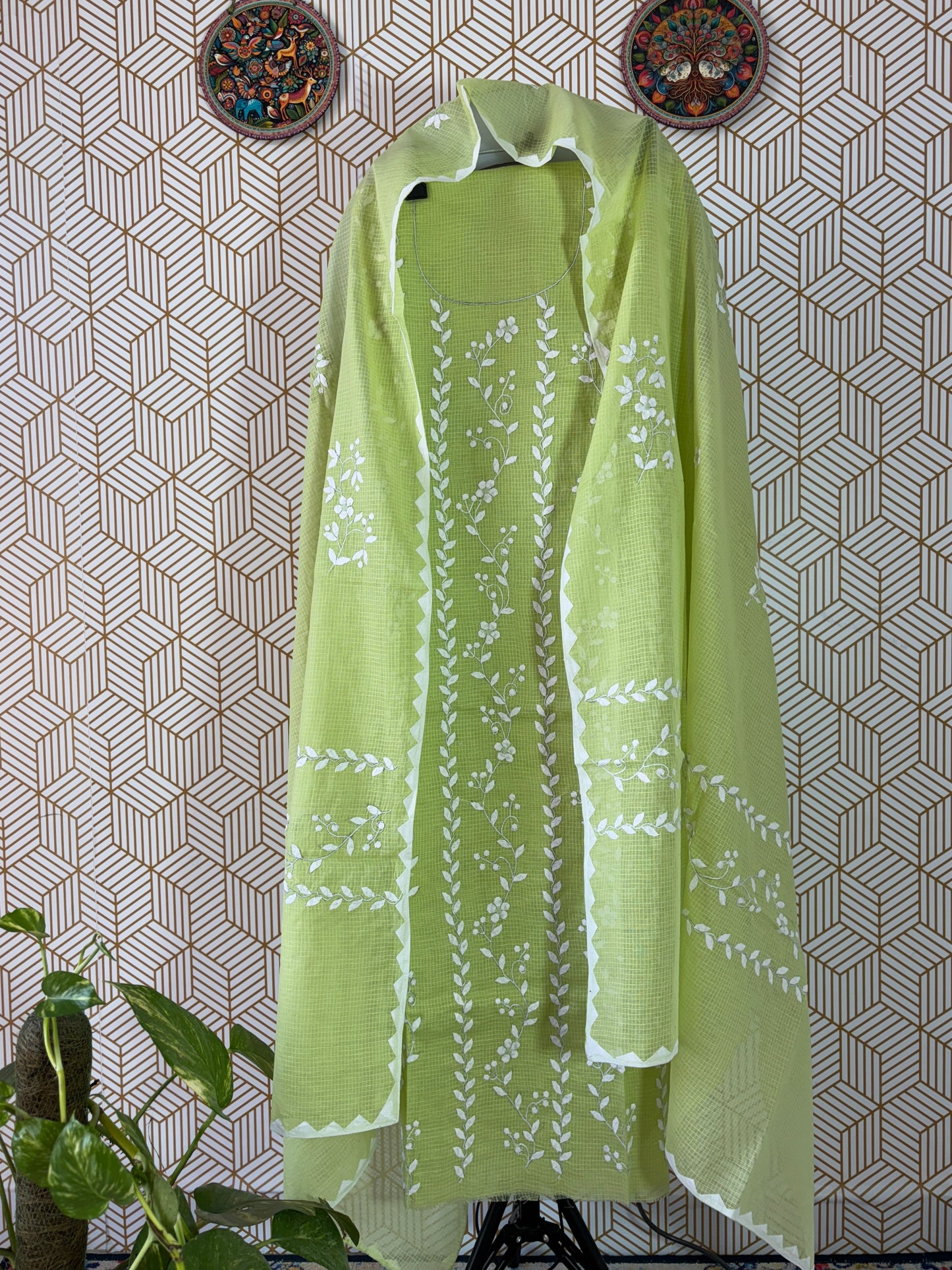 Aligarh's Tradional handcrfted Phoolpatti (applique)- Multicolor Base with White Phoolpatti