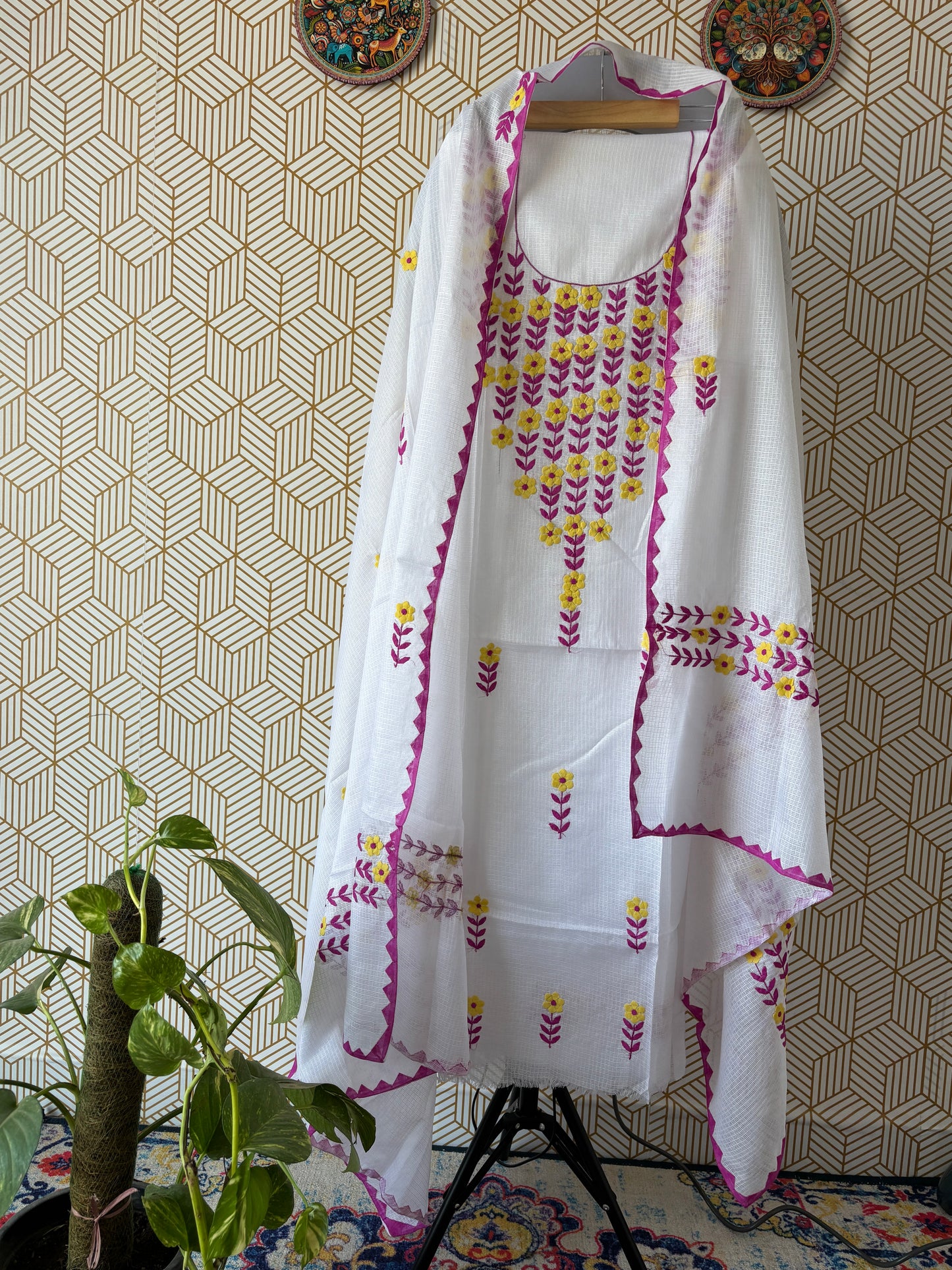 Aligarh's Tradional handcrfted Phoolpatti (applique)- Multicolor Phool Patti with White Base